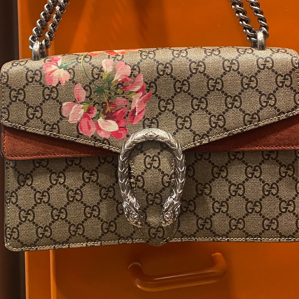 Gucci GG Blooms Shoulder Bag in Beige with Pink Floral Accent